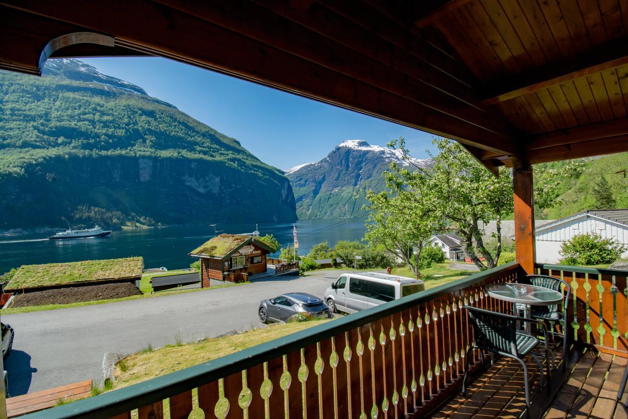 Grande Hytteutleige Og Camping Hotel Geiranger Exterior foto